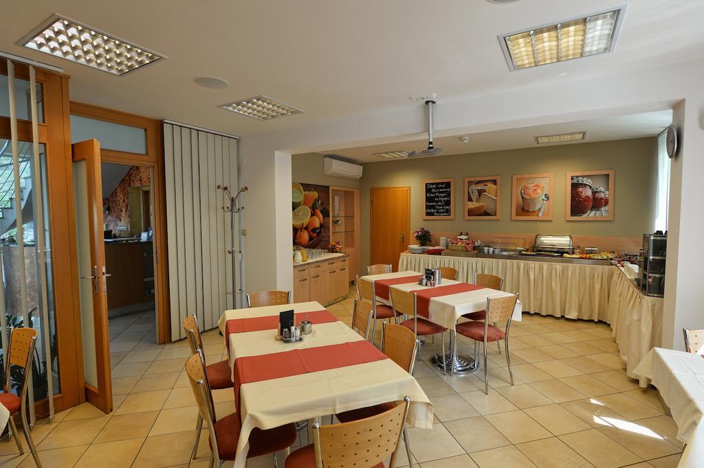 Hotel Vaka Brno Exterior photo